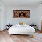 Large 2 Bdr Downtown - Ac & Terrace Διαμέρισμα *