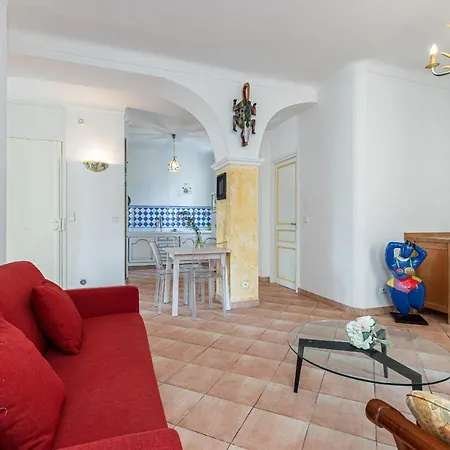شقة Large 2 Bdr Downtown - Ac & Terrace نيس