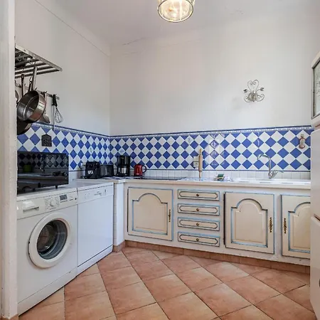 Large 2 Bdr Downtown - Ac & Terrace Appartement *