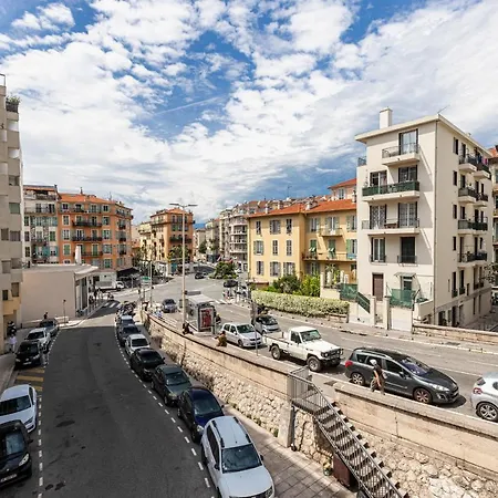 아파트 Large 2 Bdr Downtown - Ac & Terrace 니스