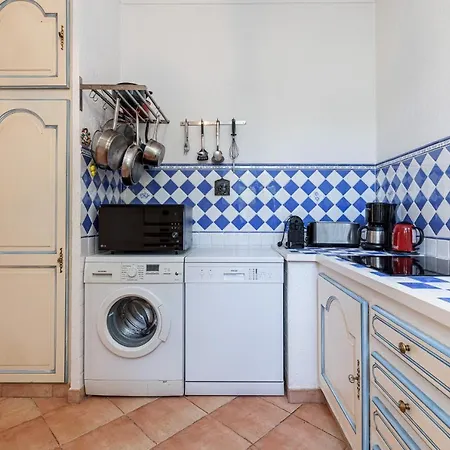 Large 2 Bdr Downtown - Ac & Terrace Appartement *