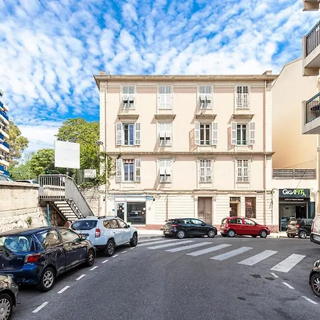 Large 2 Bdr Downtown - Ac & Terrace نيس