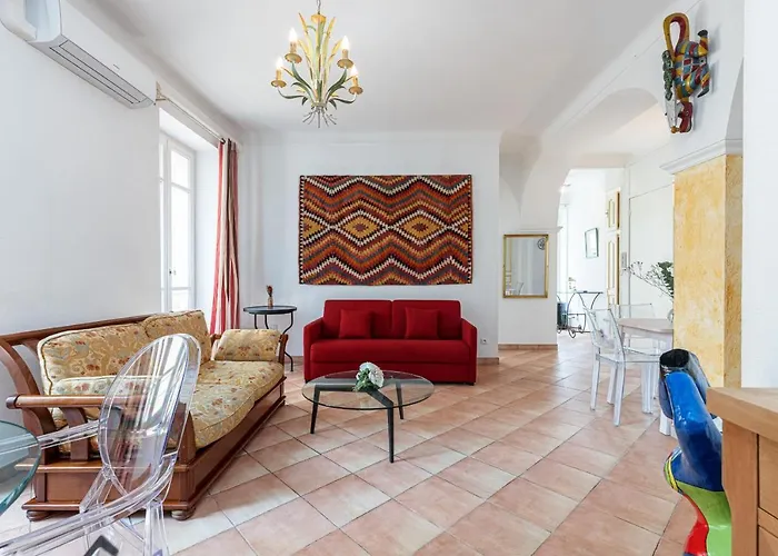 Large 2 Bdr Downtown - Ac & Terrace Lejlighed