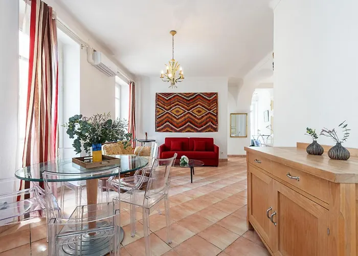Large 2 Bdr Downtown - Ac & Terrace نيس