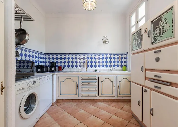 Lejlighed Large 2 Bdr Downtown - Ac & Terrace Nice