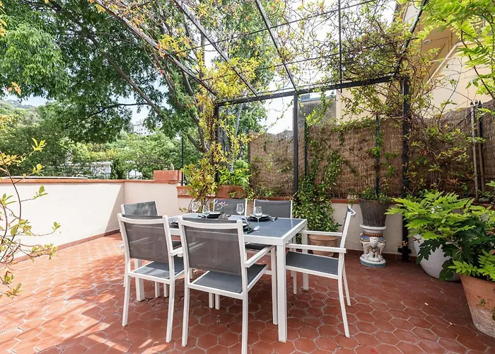 Large 2 Bdr Downtown - Ac & Terrace *