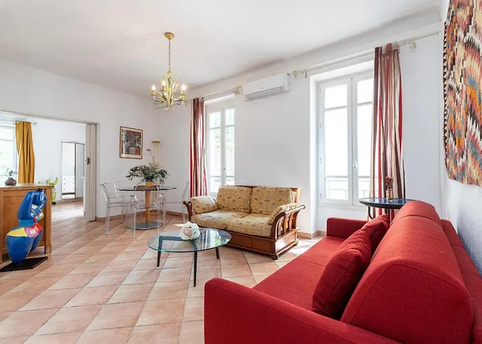 Large 2 Bdr Downtown - Ac & Terrace *