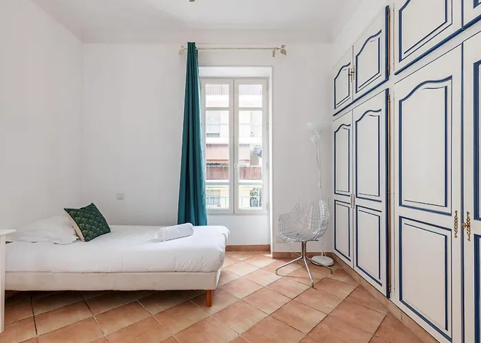 Large 2 Bdr Downtown - Ac & Terrace Апартаменты